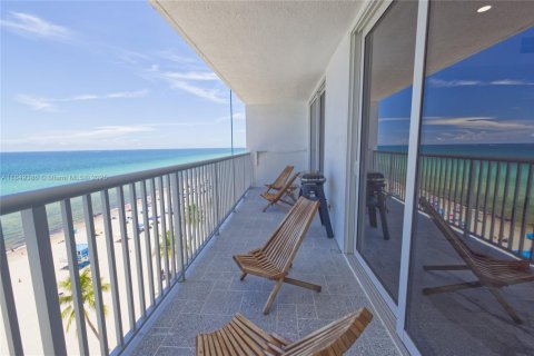 Copropriété à vendre à Hollywood, Floride: 1 chambre, 76.18 m2 № 2017374 - photo 22