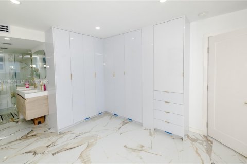 Copropriété à vendre à Hollywood, Floride: 1 chambre, 76.18 m2 № 2017374 - photo 16