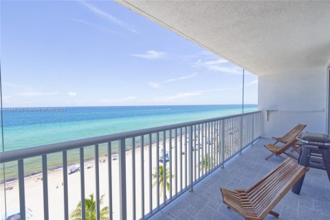 Copropriété à vendre à Hollywood, Floride: 1 chambre, 76.18 m2 № 2017374 - photo 18