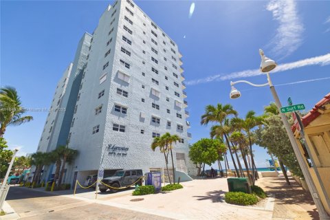 Copropriété à vendre à Hollywood, Floride: 1 chambre, 76.18 m2 № 2017374 - photo 4