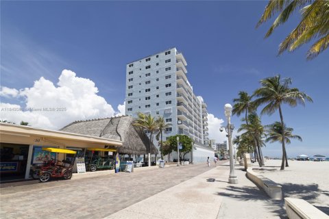 Copropriété à vendre à Hollywood, Floride: 1 chambre, 76.18 m2 № 2017374 - photo 5