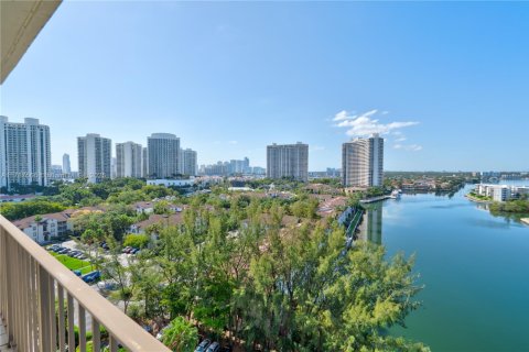 Condo in Aventura, Florida, 1 bedroom  № 1645090 - photo 19