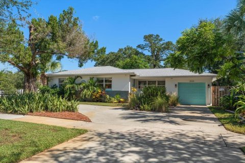 Villa ou maison à Saint Petersburg, Floride 3 chambres, 141.3 m2 № 2416770