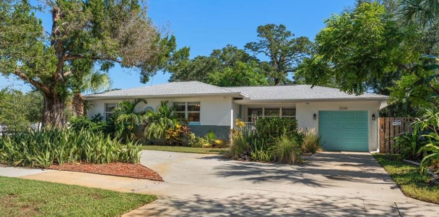 Villa ou maison à Saint Petersburg, Floride 3 chambres, 141.3 m2 № 2416770
