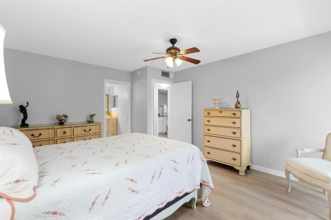 Condo in Deerfield Beach, Florida, 2 bedrooms  № 2368485 - photo 15