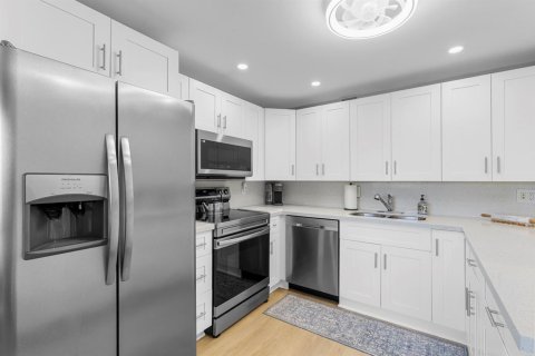 Condo in Deerfield Beach, Florida, 2 bedrooms  № 2368485 - photo 4