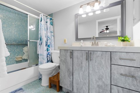 Condo in Deerfield Beach, Florida, 2 bedrooms  № 2368485 - photo 17