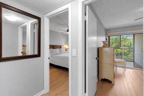 Condo in Deerfield Beach, Florida, 2 bedrooms  № 2368485 - photo 13