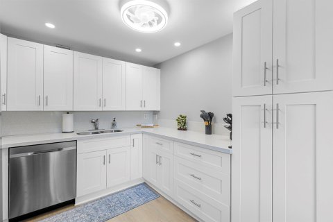 Condo in Deerfield Beach, Florida, 2 bedrooms  № 2368485 - photo 5
