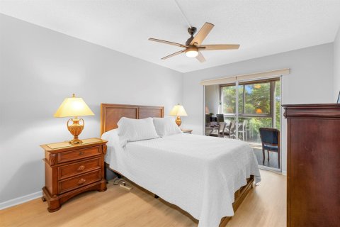 Condo in Deerfield Beach, Florida, 2 bedrooms  № 2368485 - photo 18