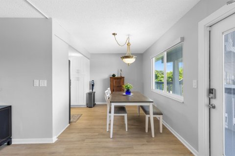 Condo in Deerfield Beach, Florida, 2 bedrooms  № 2368485 - photo 7