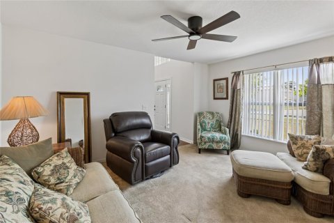 House in Kissimmee, Florida 4 bedrooms, 224.73 sq.m. № 2149518 - photo 4