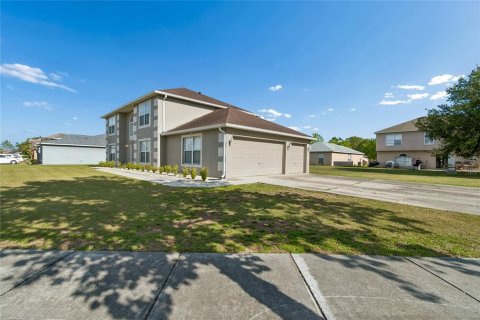 House in Kissimmee, Florida 4 bedrooms, 224.73 sq.m. № 2149518 - photo 2