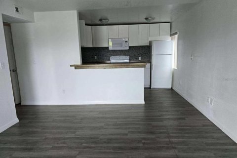 Condo in Cocoa, Florida, 1 bedroom  № 2234797 - photo 2