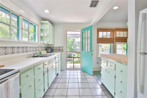 Villa ou maison à vendre à Sarasota, Floride: 3 chambres, 112.41 m2 № 2225364 - photo 17