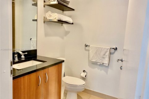 Condominio en alquiler en Miami, Florida, 1 dormitorio, 57.97 m2 № 2065462 - foto 12