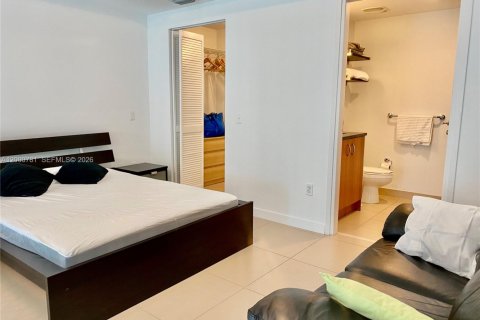 Condominio en alquiler en Miami, Florida, 1 dormitorio, 57.97 m2 № 2065462 - foto 9