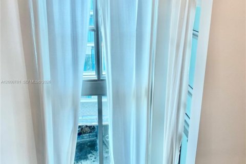 Condominio en alquiler en Miami, Florida, 1 dormitorio, 57.97 m2 № 2065462 - foto 14