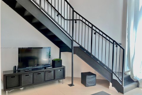 Condominio en alquiler en Miami, Florida, 1 dormitorio, 57.97 m2 № 2065462 - foto 6