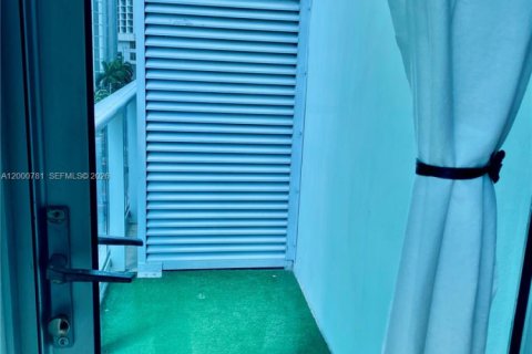 Condominio en alquiler en Miami, Florida, 1 dormitorio, 57.97 m2 № 2065462 - foto 16