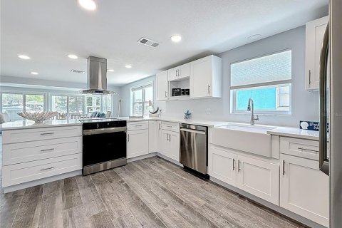 House in New Port Richey, Florida 2 bedrooms, 144.37 sq.m. № 1662290 - photo 17