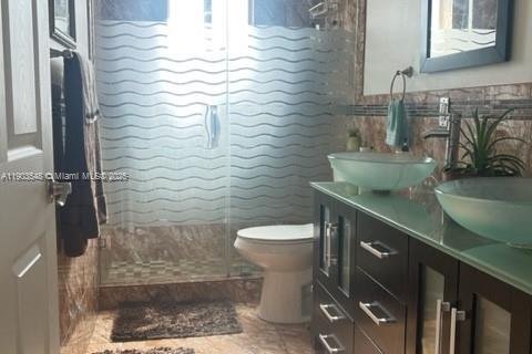 Casa en alquiler en Miami, Florida, 4 dormitorios, 192.49 m2 № 1954429 - foto 5