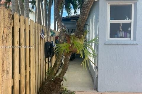 Casa en alquiler en Miami, Florida, 4 dormitorios, 192.49 m2 № 1954429 - foto 23