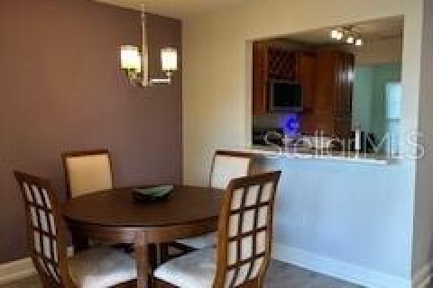 Townhouse in Tampa, Florida 2 bedrooms, 118.26 sq.m. № 1734766 - photo 10