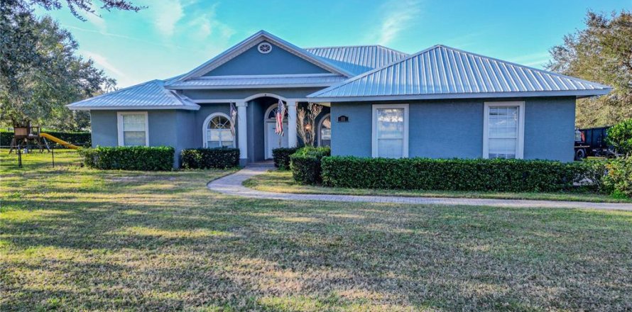 Casa en Auburndale, Florida 4 dormitorios, 257.53 m2 № 1526871