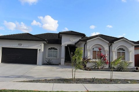 Casa en venta en Miami, Florida, 4 dormitorios, 210.52 m2 № 1938311 - foto 12