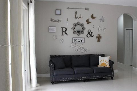 Casa en venta en Miami, Florida, 4 dormitorios, 210.52 m2 № 1938311 - foto 19