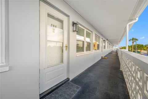 Condominio en alquiler en Saint Petersburg, Florida, 1 dormitorio, 60.39 m2 № 2111117 - foto 2