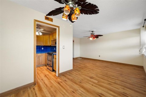 Condominio en alquiler en Saint Petersburg, Florida, 1 dormitorio, 60.39 m2 № 2111117 - foto 5