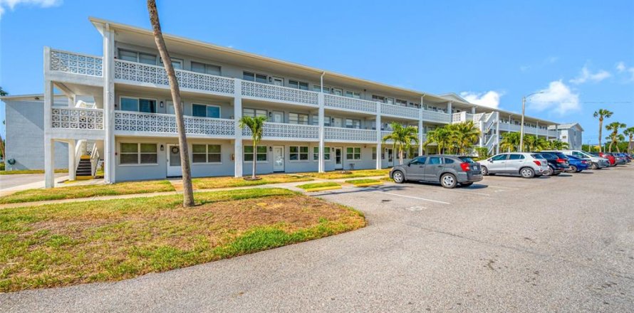 Condominio en Saint Petersburg, Florida, 1 dormitorio  № 2111117
