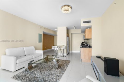 Copropriété à louer à Miami, Floride: 1 chambre, 64.85 m2 № 2168653 - photo 2