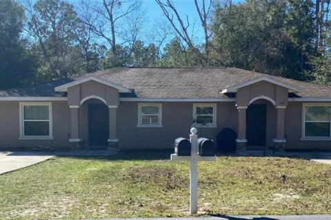 Immobilier commercial à Citrus Springs, Floride 4 chambres, 190.45 m2 № 2150948
