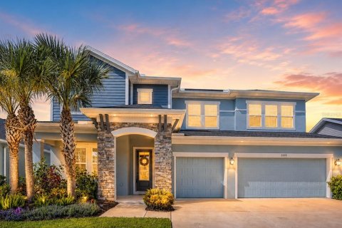 House in Land O' Lakes, Florida 4 bedrooms, 326.27 sq.m. № 2149489