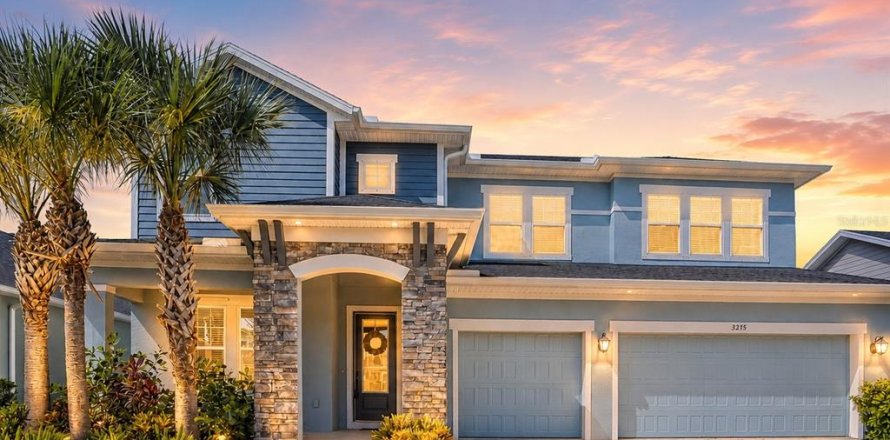 House in Land O' Lakes, Florida 4 bedrooms, 326.27 sq.m. № 2149489
