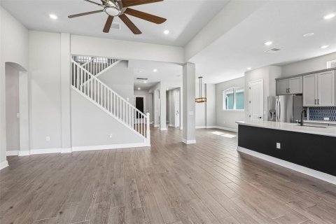 House in Land O' Lakes, Florida 4 bedrooms, 326.27 sq.m. № 2149489 - photo 19