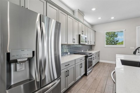 House in Land O' Lakes, Florida 4 bedrooms, 326.27 sq.m. № 2149489 - photo 18