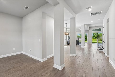 House in Land O' Lakes, Florida 4 bedrooms, 326.27 sq.m. № 2149489 - photo 7