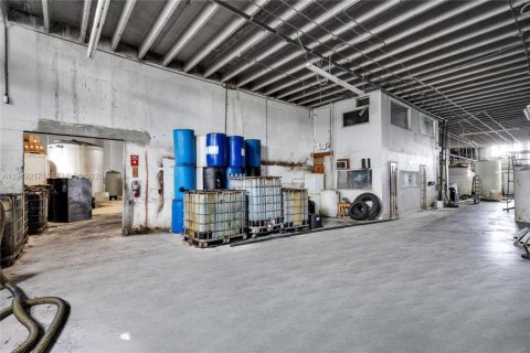 Immobilier commercial à vendre à Miami, Floride № 2004913 - photo 4