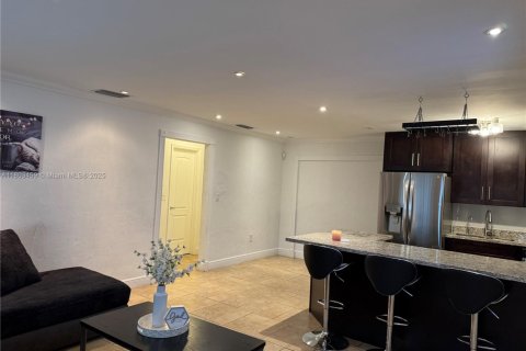 Villa ou maison à louer à Sunrise, Floride: 1 chambre № 1686131 - photo 4