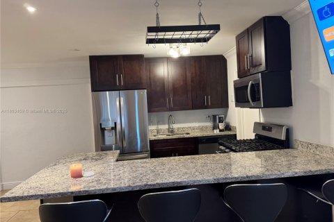 Villa ou maison à louer à Sunrise, Floride: 1 chambre № 1686131 - photo 2