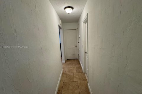 Villa ou maison à louer à Sunrise, Floride: 1 chambre № 1686131 - photo 3