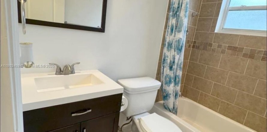 Villa ou maison à Sunrise, Floride 1 chambre № 1686131
