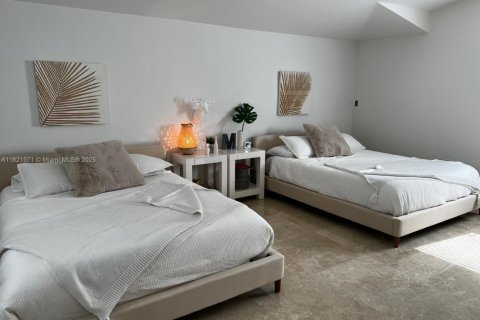 House in Key Biscayne, Florida 6 bedrooms, 372.26 sq.m. № 1786949 - photo 10