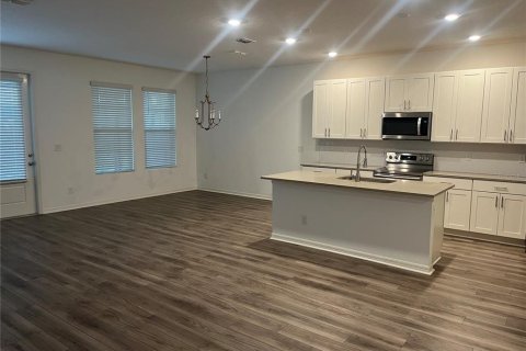 Adosado en alquiler en Apopka, Florida, 3 dormitorios, 200.48 m2 № 2094590 - foto 2