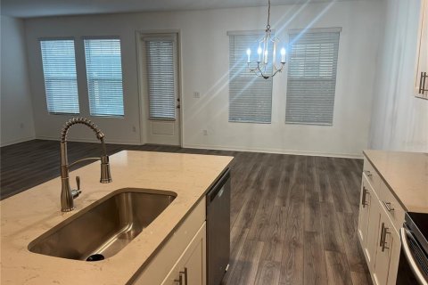 Adosado en alquiler en Apopka, Florida, 3 dormitorios, 200.48 m2 № 2094590 - foto 7