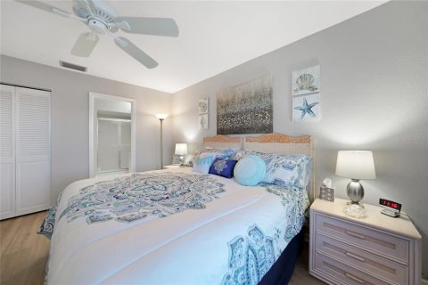 Condo in Punta Gorda, Florida, 2 bedrooms  № 1631565 - photo 18